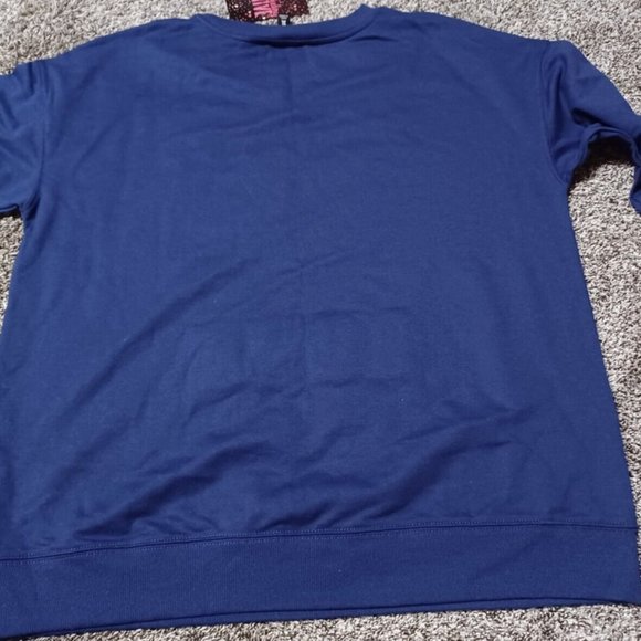 NWT Christmas Feeling Festive brand "Just Fall in Love" Navy Sweatshirt - Picture 3 of 3